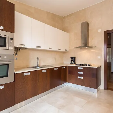 Alfama Modern Two Bedroom W River View And Parking By Lu Holidays