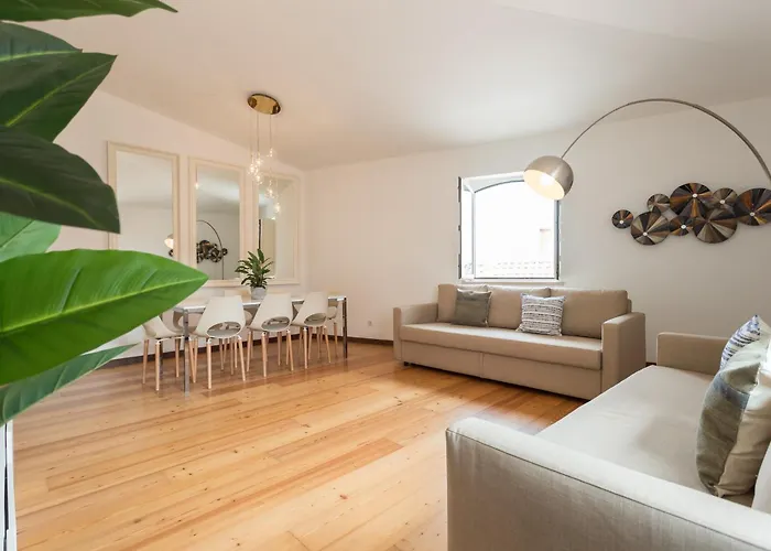 Alfama Modern Two Bedroom W River View And Parking By Lu Holidays 公寓