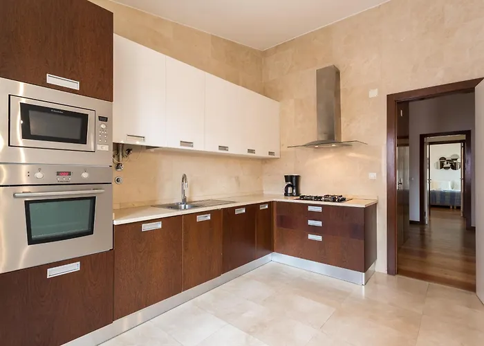 Alfama Modern Two Bedroom W River View And Parking By Lu Holidays