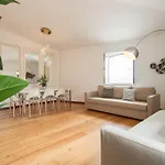 Alfama Modern Two Bedroom W River View And Parking By Lu Holidays Διαμέρισμα